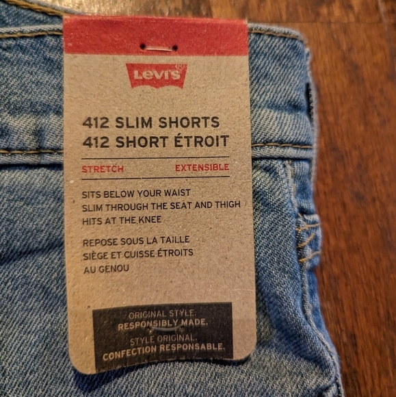 Levi's light blue jeans shorts denim -wolf scratch, size 40/11 - Picture 16 of 16